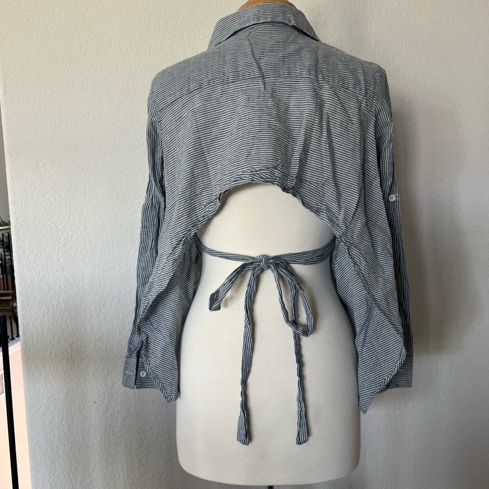 Women shirt with back details